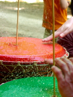 découvrir le son et les techniques de bruitage de façon ludique et pédagogique avec des instruments de musique inédits