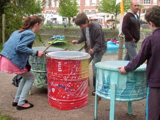 décoration ludique jardin découverte instrument musique et recyclage