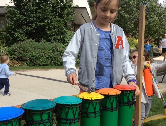 faire de la musique  dans son jardin avec des tubes PVC