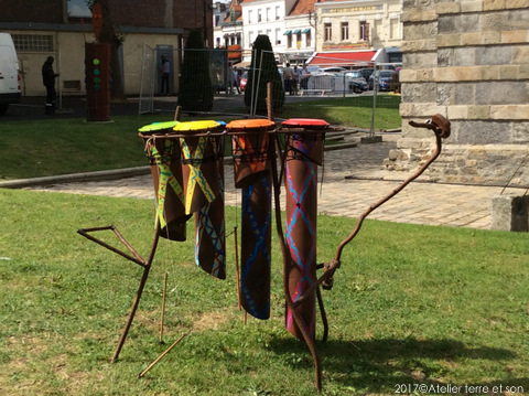 sculpture musicale pour jardin sensoriel, jardin de vie, d'éveil... avec tambour en PVC de recyclage