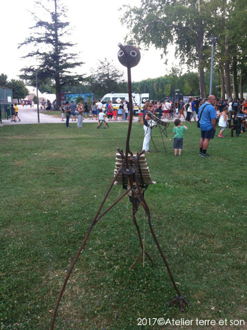 location vente de sculpture musicales géante ludique intéractive pour l'animation de jardins lors d'évènements culturels