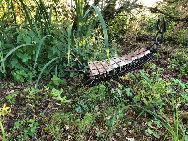 scorpion insecte sculpture musicale de plein air jardin thérapeutique ludique pédagogique