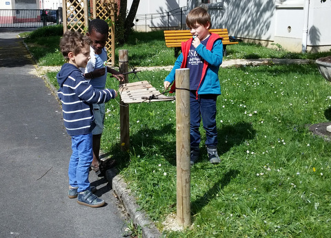 instrument de musique pour jardin d'éveil multisensoriel