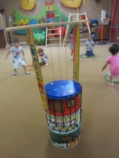 création installation sonore instrument de musique pour enfant de maternelle