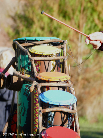 instrument de musique de plein air créé avec des jeunes de 12 à 14 ans et du PVC de recyclage