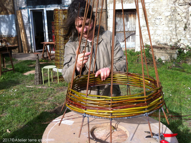 fabrication de structure sonores en osier et PVC de recyclage