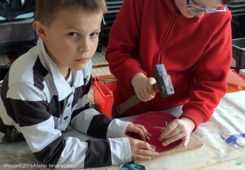 création instrumentarium pvc recyclage école primaire