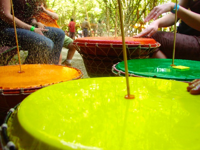 tambour à friction animation de jardin intéractive ludique et pédagogique