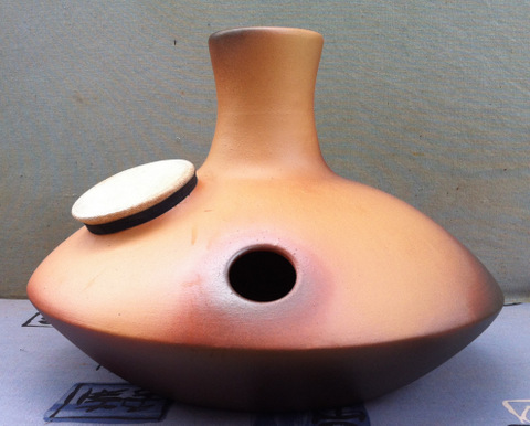 udu avec petit tambour pour gaucher