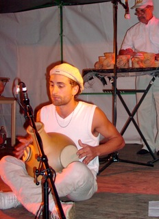 percussion en argile: udu drum avec tambour