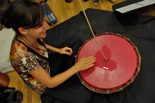 percussion tambour à friction en terre cuite