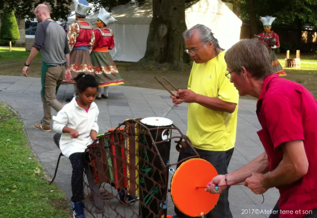 sculpture musicale créée avec des enfant d'écoles primaire en atelier de découverte